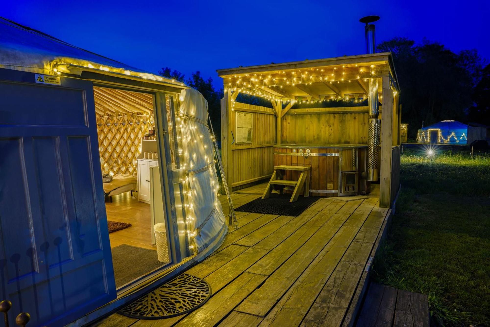 Glamp And Tipple Ltd Hotel Great Ellingham Ngoại thất bức ảnh