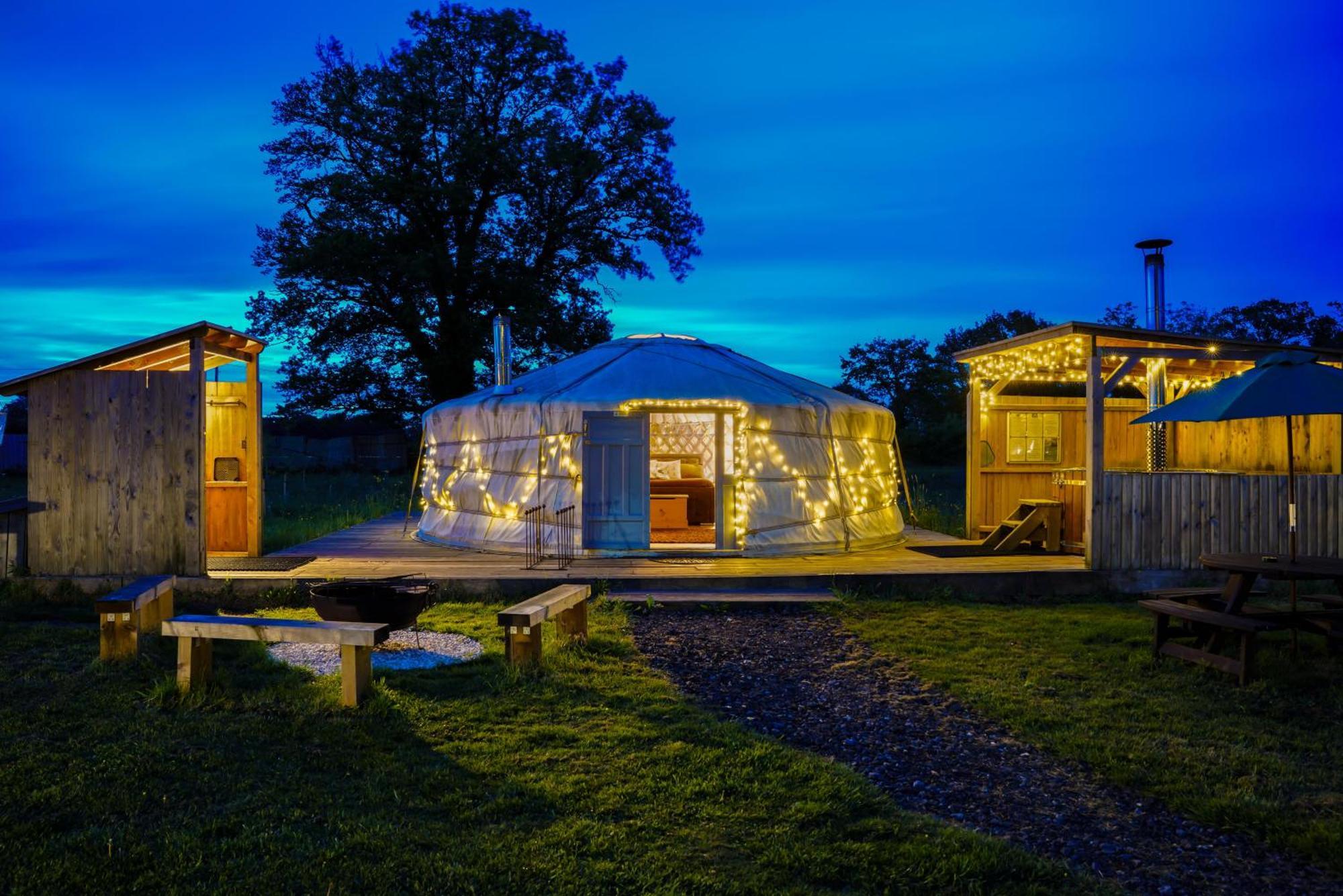 Glamp And Tipple Ltd Hotel Great Ellingham Ngoại thất bức ảnh