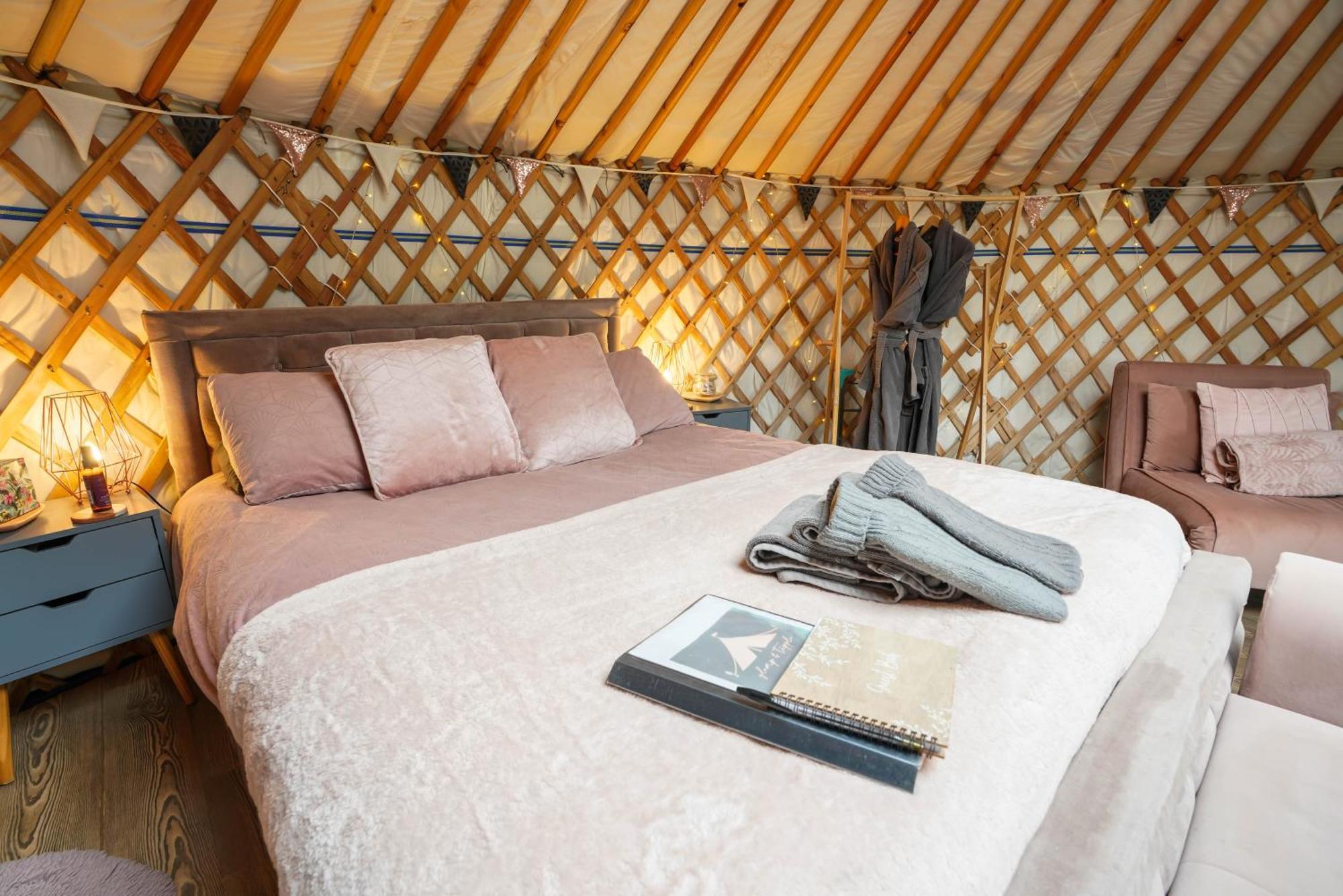 Glamp And Tipple Ltd Hotel Great Ellingham Ngoại thất bức ảnh